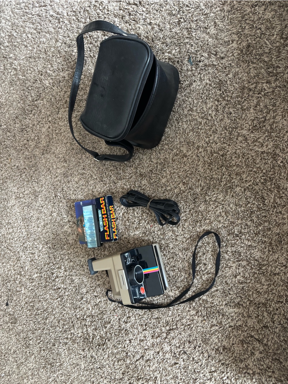 Vintage Polaroid presto Instant Camera with case and 2 flash bars